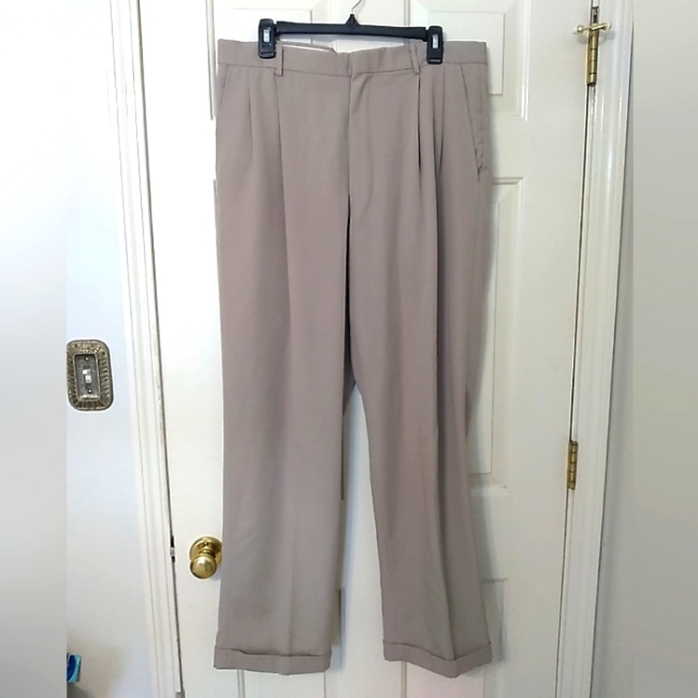 Eddie Bauer Mens SZ 35Wx31L Wool Blend Pleated Khaki/Tan Dress Pants Cuffed